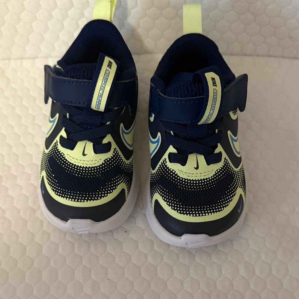 Nike Kids' Navy and Lime Sneakers
